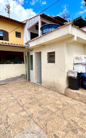Casa à venda com 156m², 2 quartos e 2 vagasQuintal