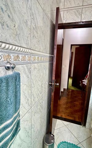 Casa à venda com 156m², 2 quartos e 2 vagasBanheiro 1