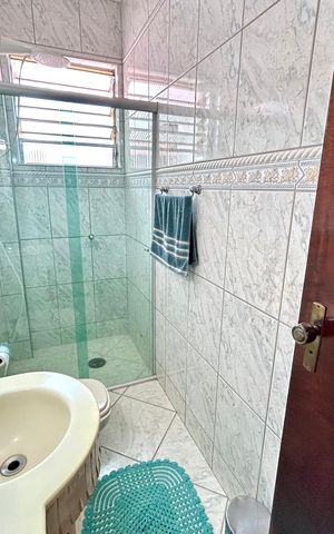 Casa à venda com 156m², 2 quartos e 2 vagasBanheiro 1