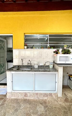 Casa à venda com 156m², 2 quartos e 2 vagasQuintal