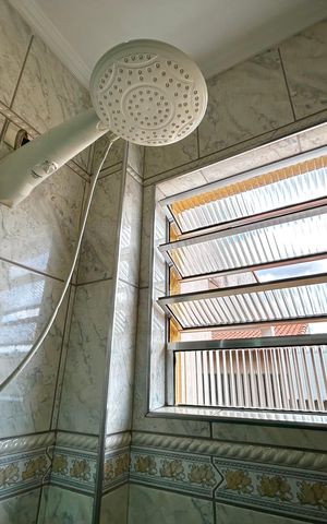 Casa à venda com 156m², 2 quartos e 2 vagasBanheiro 1