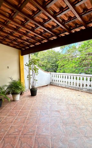 Casa à venda com 156m², 2 quartos e 2 vagasVaranda da Suíte 