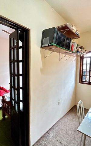 Casa à venda com 156m², 2 quartos e 2 vagasEscritório
