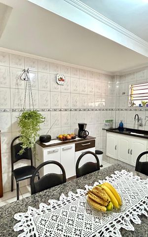 Casa à venda com 156m², 2 quartos e 2 vagasCozinha