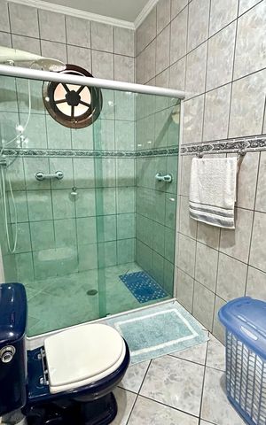 Casa à venda com 156m², 2 quartos e 2 vagasBanheiro da Suíte