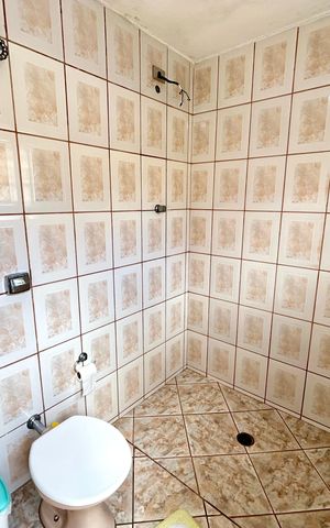 Casa à venda com 156m², 2 quartos e 2 vagasBanheiro 2