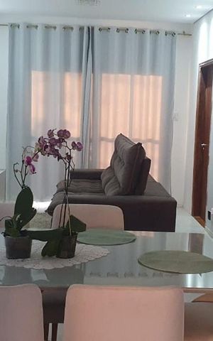 Casa à venda com 170m², 2 quartos e 3 vagas Casa à venda com 170m², 2 quartos e 3 vagasSala