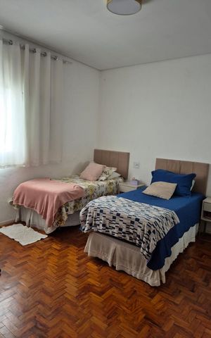 Casa à venda com 170m², 2 quartos e 3 vagas Casa à venda com 170m², 2 quartos e 3 vagasQuarto