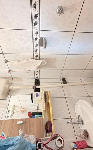 Casa à venda com 212m², 3 quartos e 2 vagasBanheiro - Casa 1