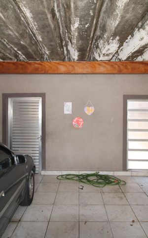 Casa à venda com 120m², 2 quartos e 2 vagasGaragem