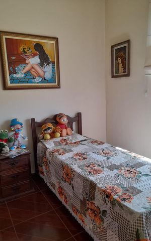 Casa à venda com 359m², 4 quartos e 3 vagas Casa à venda com 359m², 4 quartos e 3 vagasQuarto