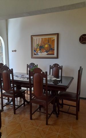 Casa à venda com 359m², 4 quartos e 3 vagas Casa à venda com 359m², 4 quartos e 3 vagasSala