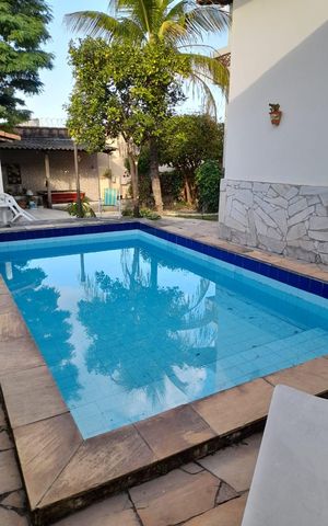 Casa à venda com 359m², 4 quartos e 3 vagas Casa à venda com 359m², 4 quartos e 3 vagasÁrea externa