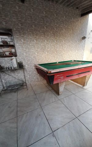 Casa à venda com 359m², 4 quartos e 3 vagas Casa à venda com 359m², 4 quartos e 3 vagasÁrea externa