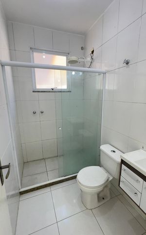 Casa de condomínio para alugar com 158m², 2 quartos e 3 vagasBanheiro