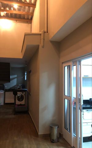 Casa à venda com 387m², 6 quartos e 2 vagas Casa à venda com 387m², 6 quartos e 2 vagasÁrea externa