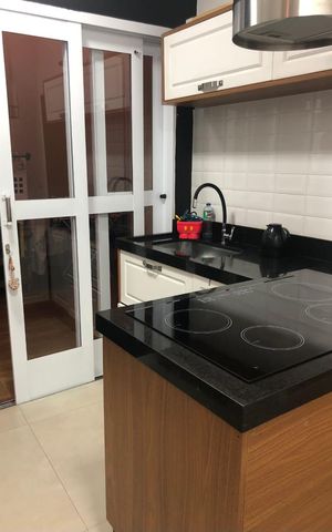 Casa à venda com 387m², 6 quartos e 2 vagas Casa à venda com 387m², 6 quartos e 2 vagasCozinha