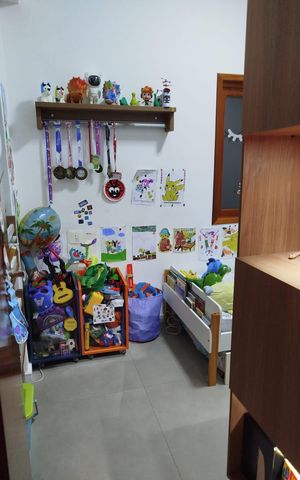 Casa à venda com 387m², 6 quartos e 2 vagas Casa à venda com 387m², 6 quartos e 2 vagasQuarto