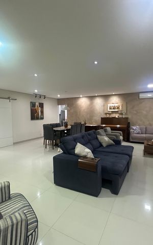 Casa de condomínio à venda com 200m², 4 quartos e 4 vagas Casa de condomínio à venda com 200m², 4 quartos e 4 vagasSala