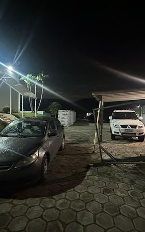 Casa de condomínio à venda com 200m², 4 quartos e 4 vagas Casa de condomínio à venda com 200m², 4 quartos e 4 vagasGaragem