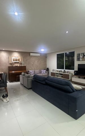 Casa de condomínio à venda com 200m², 4 quartos e 4 vagas Casa de condomínio à venda com 200m², 4 quartos e 4 vagasSala