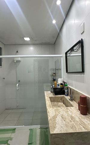 Casa de condomínio à venda com 200m², 4 quartos e 4 vagas Casa de condomínio à venda com 200m², 4 quartos e 4 vagasBanheiro da Suíte