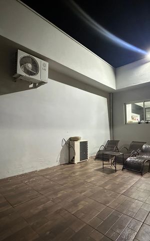 Casa de condomínio à venda com 200m², 4 quartos e 4 vagas Casa de condomínio à venda com 200m², 4 quartos e 4 vagasQuintal