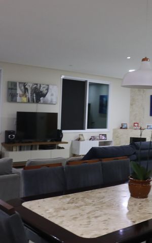 Casa de condomínio à venda com 200m², 4 quartos e 4 vagas Casa de condomínio à venda com 200m², 4 quartos e 4 vagasSala