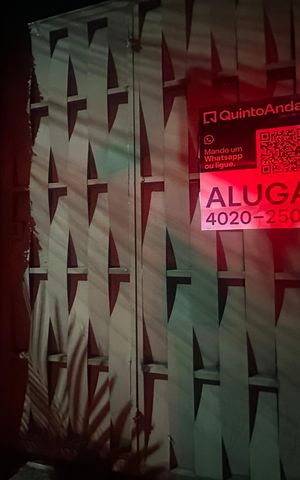Casa de condomínio à venda com 200m², 4 quartos e 4 vagas Casa de condomínio à venda com 200m², 4 quartos e 4 vagasFachada