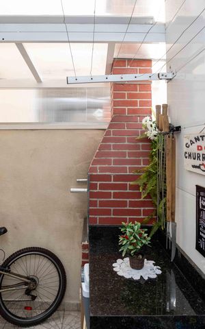 Casa à venda com 60m², 2 quartos e 1 vagaÁrea de Serviço