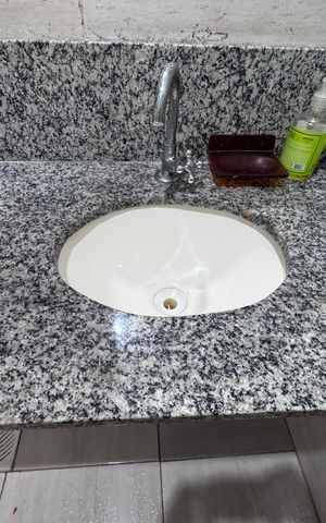 Casa de condomínio à venda com 77m², 2 quartos e sem vaga Casa de condomínio à venda com 77m², 2 quartos e sem vagaBanheiro Social