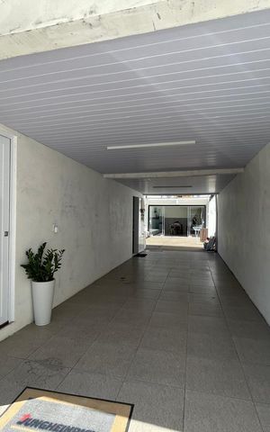 Casa à venda com 100m², 4 quartos e 2 vagas