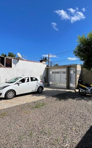 Casa à venda com 100m², 4 quartos e 2 vagas