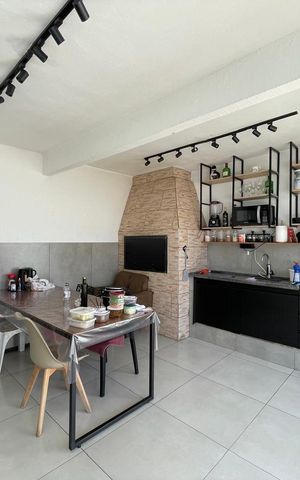 Casa à venda com 100m², 4 quartos e 2 vagas