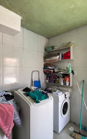 Casa à venda com 100m², 4 quartos e 2 vagas