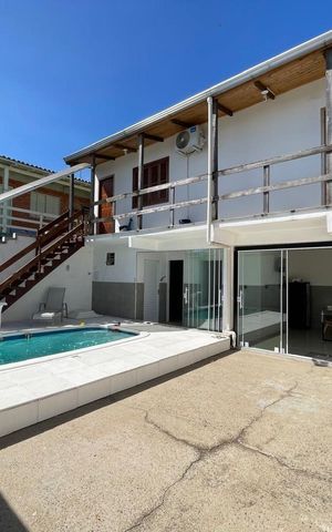 Casa à venda com 100m², 4 quartos e 2 vagas