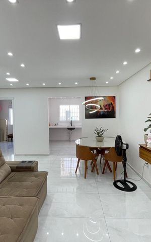 Casa à venda com 100m², 4 quartos e 2 vagas