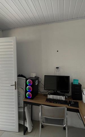 Casa à venda com 100m², 4 quartos e 2 vagas
