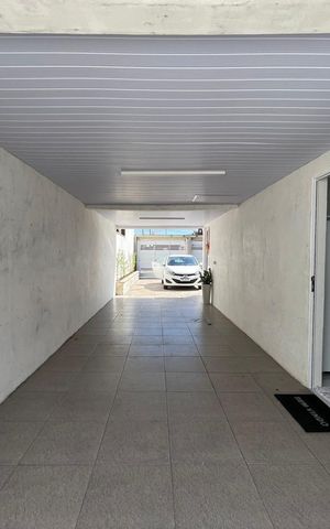 Casa à venda com 100m², 4 quartos e 2 vagas