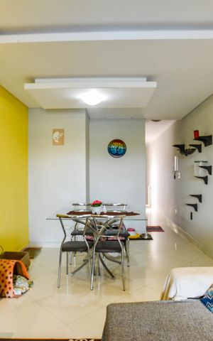 Casa à venda com 89m², 2 quartos e 2 vagas Casa à venda com 89m², 2 quartos e 2 vagasSala