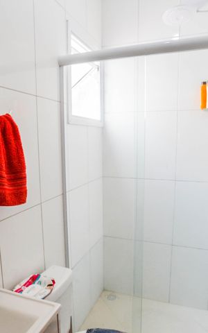 Casa à venda com 89m², 2 quartos e 2 vagas Casa à venda com 89m², 2 quartos e 2 vagasBanheiro da Suíte