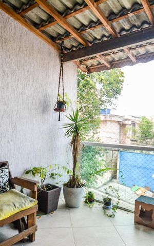 Casa à venda com 89m², 2 quartos e 2 vagas Casa à venda com 89m², 2 quartos e 2 vagasVaranda da Sala