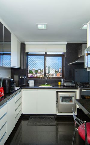Apartamento à venda com 259m², 5 quartos e 4 vagas Apartamento à venda com 259m², 5 quartos e 4 vagasCOZINHA