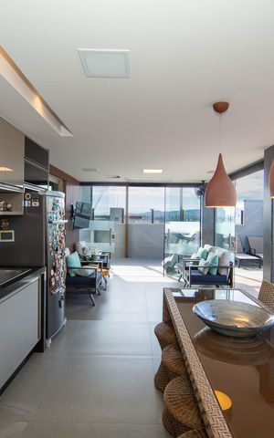 Apartamento à venda com 259m², 5 quartos e 4 vagas Apartamento à venda com 259m², 5 quartos e 4 vagasCOBERTURA