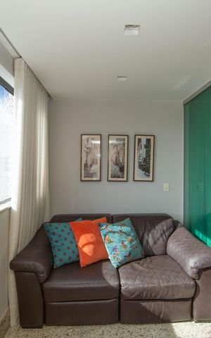 Apartamento à venda com 259m², 5 quartos e 4 vagas Apartamento à venda com 259m², 5 quartos e 4 vagasVARANDA
