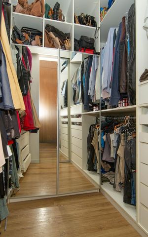 Apartamento à venda com 259m², 5 quartos e 4 vagas Apartamento à venda com 259m², 5 quartos e 4 vagasCLOSET