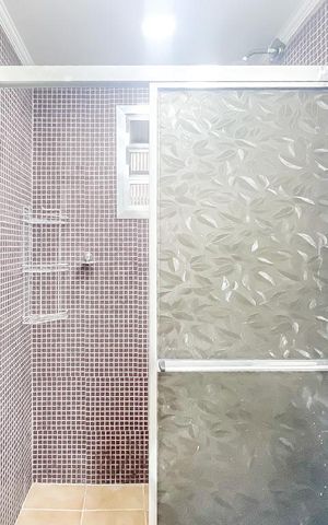 Apartamento para alugar com 130m², 2 quartos e 1 vaga Apartamento para alugar com 130m², 2 quartos e 1 vagaBanheiro da Suíte