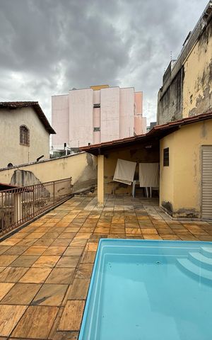 Casa à venda com 225m², 4 quartos e 5 vagas