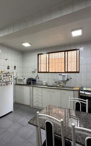 Casa à venda com 225m², 4 quartos e 5 vagas