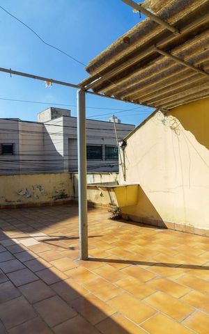 Casa à venda com 164m², 2 quartos e 2 vagas Casa à venda com 164m², 2 quartos e 2 vagasVaranda